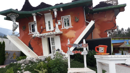 Tirolland/Haus Steht Kopf und Dinoland (Vomperbach)